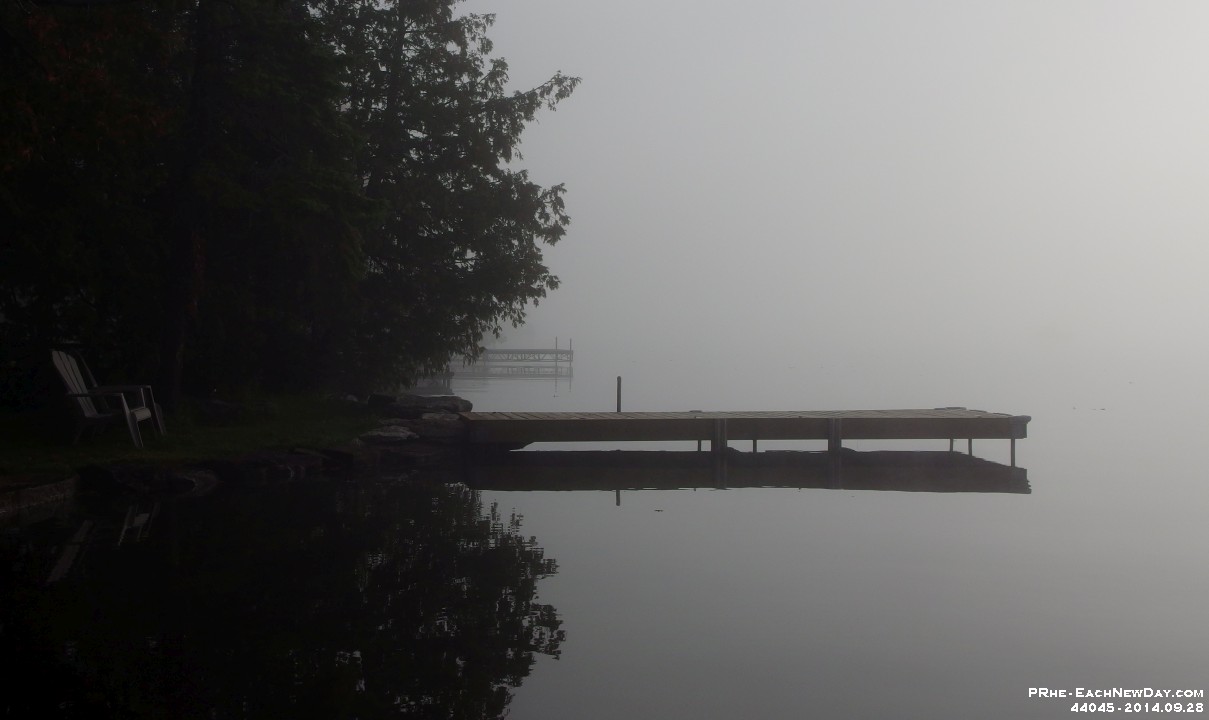 44045CrLe - At the cottage on a lovely autumn weekend - Fog over Sturgeon Lake